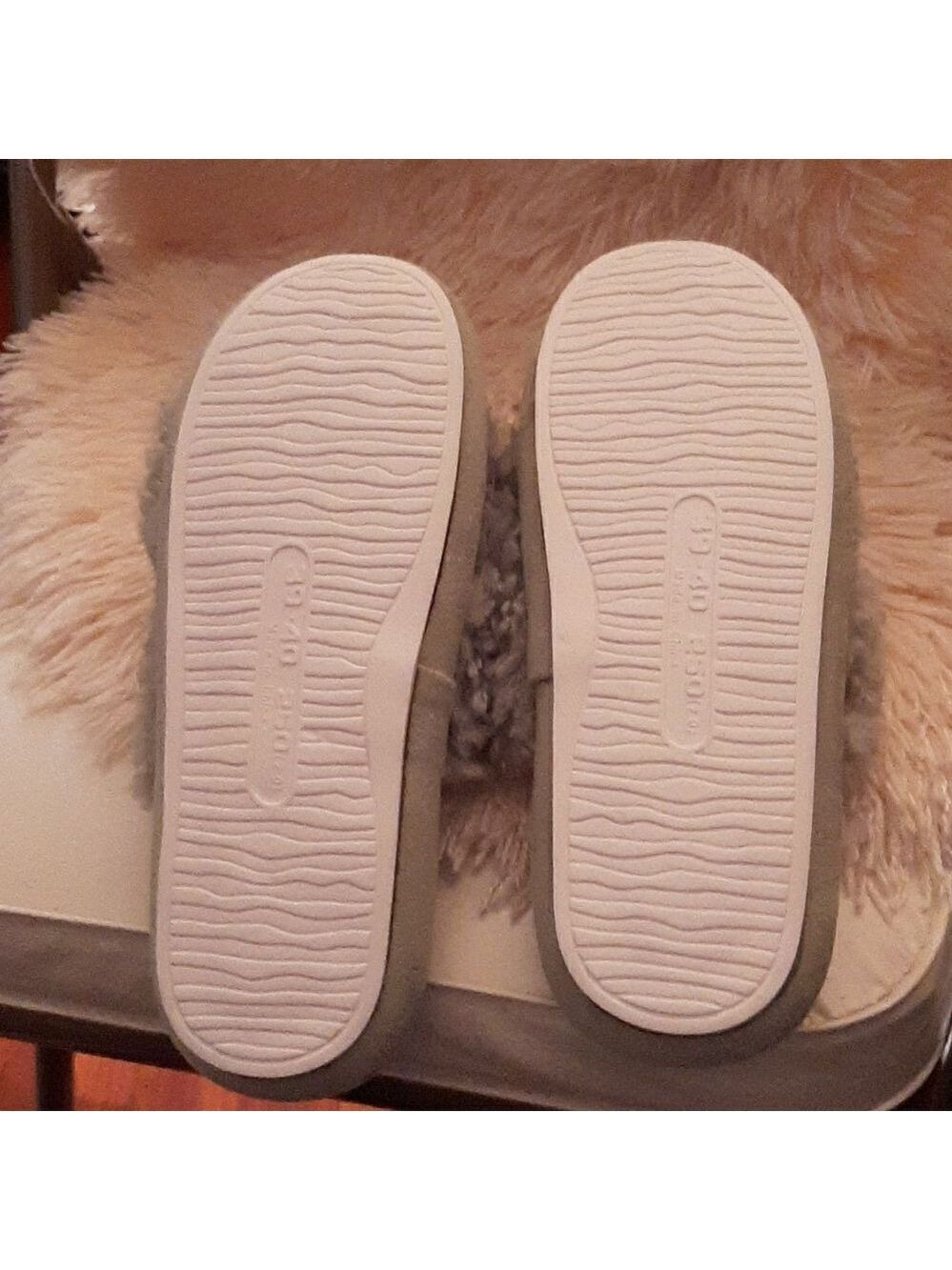 New Smiry Women's Fluffy Furry House Slippers Size 7.5-8.5 - Picture 8 of 8